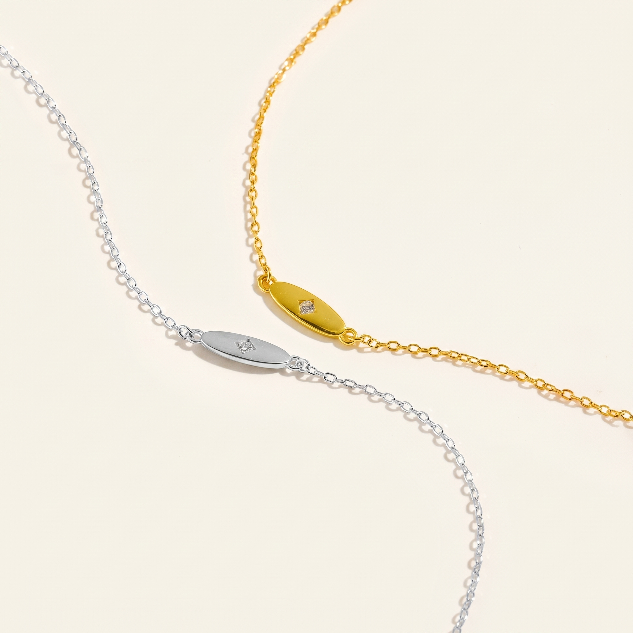 OVAL Bar Bracelet