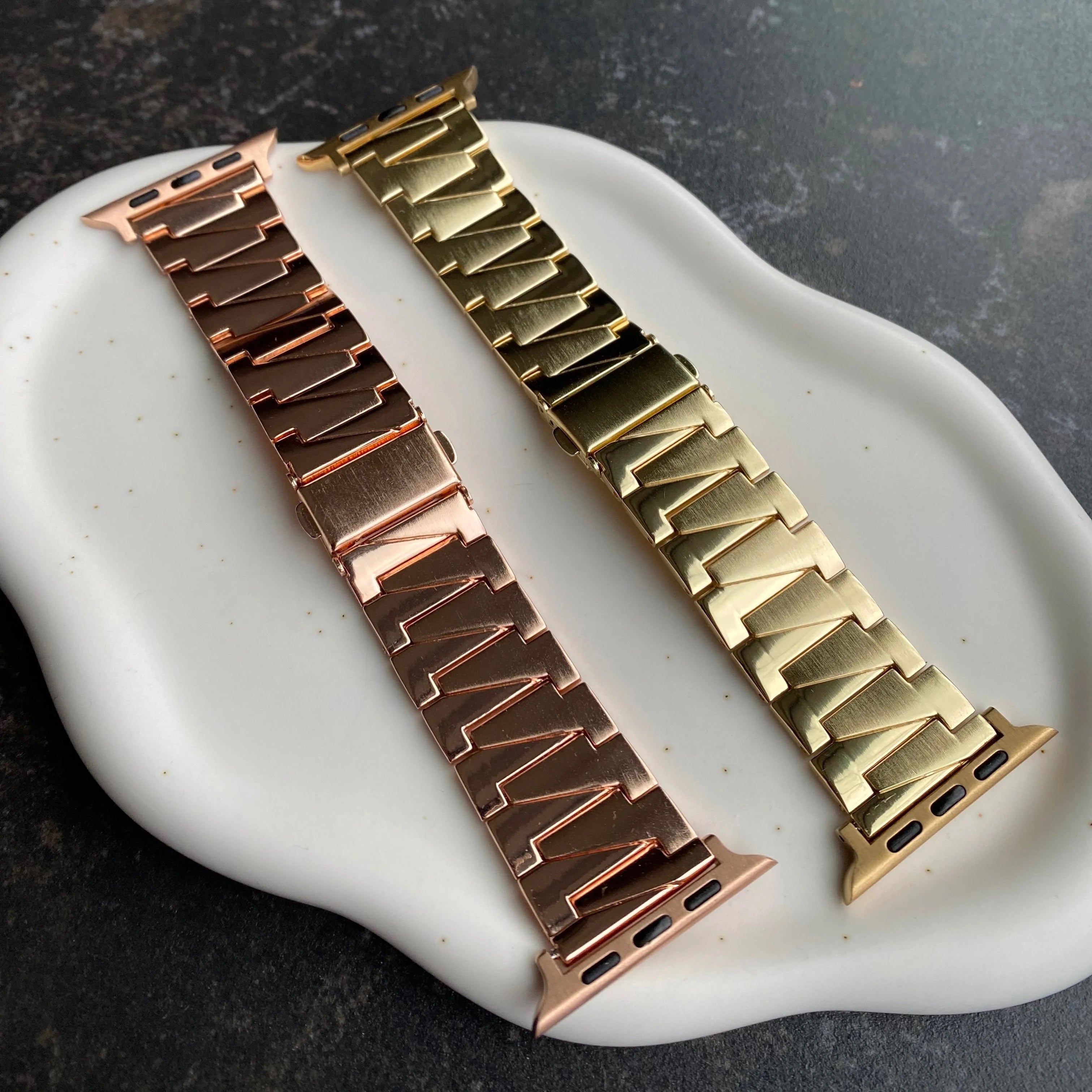 AppleWatchBand-9_50ff8e73-f225-4ba8-9024-4da54cb02861.jpg
