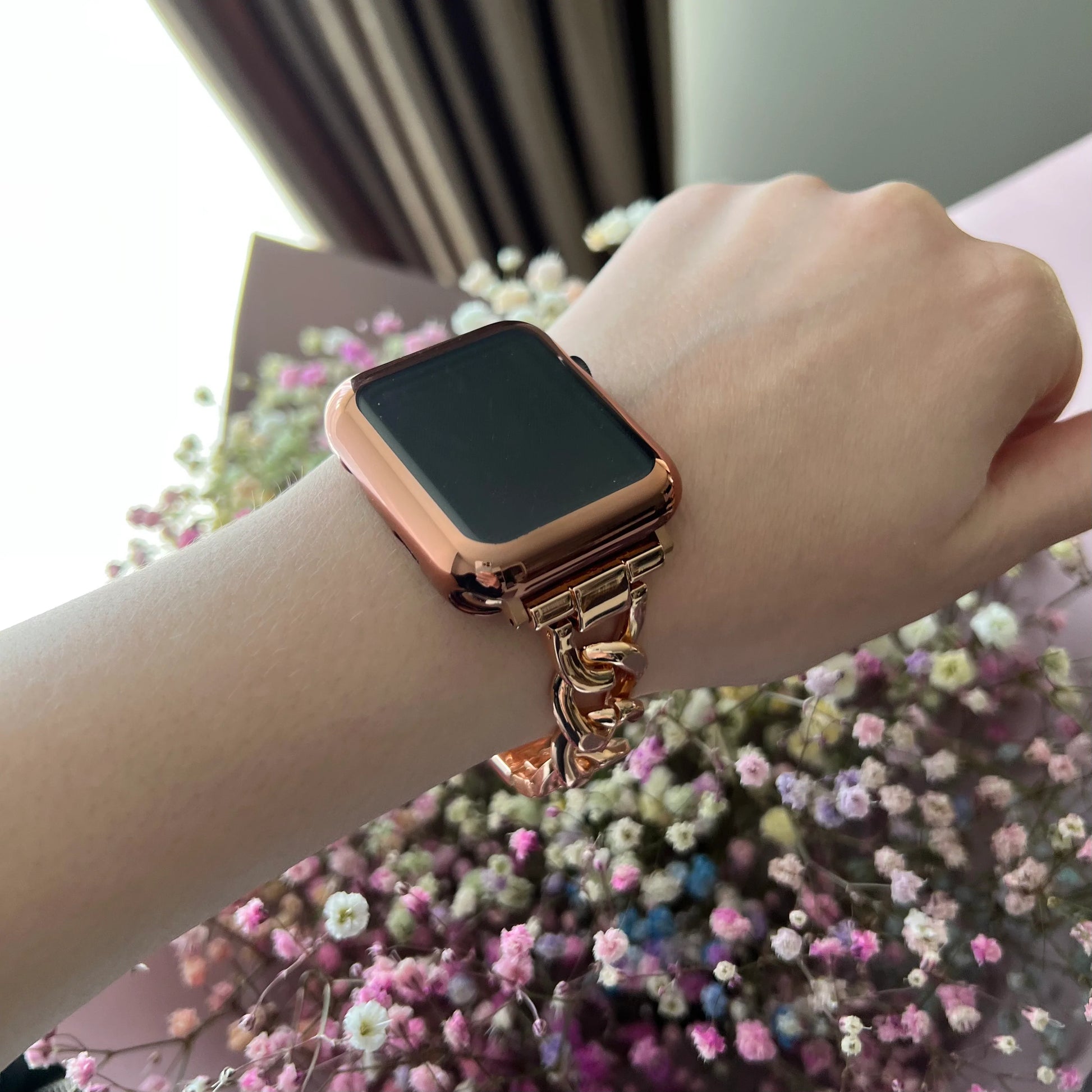 Rose gold apple watch 2025 chain band