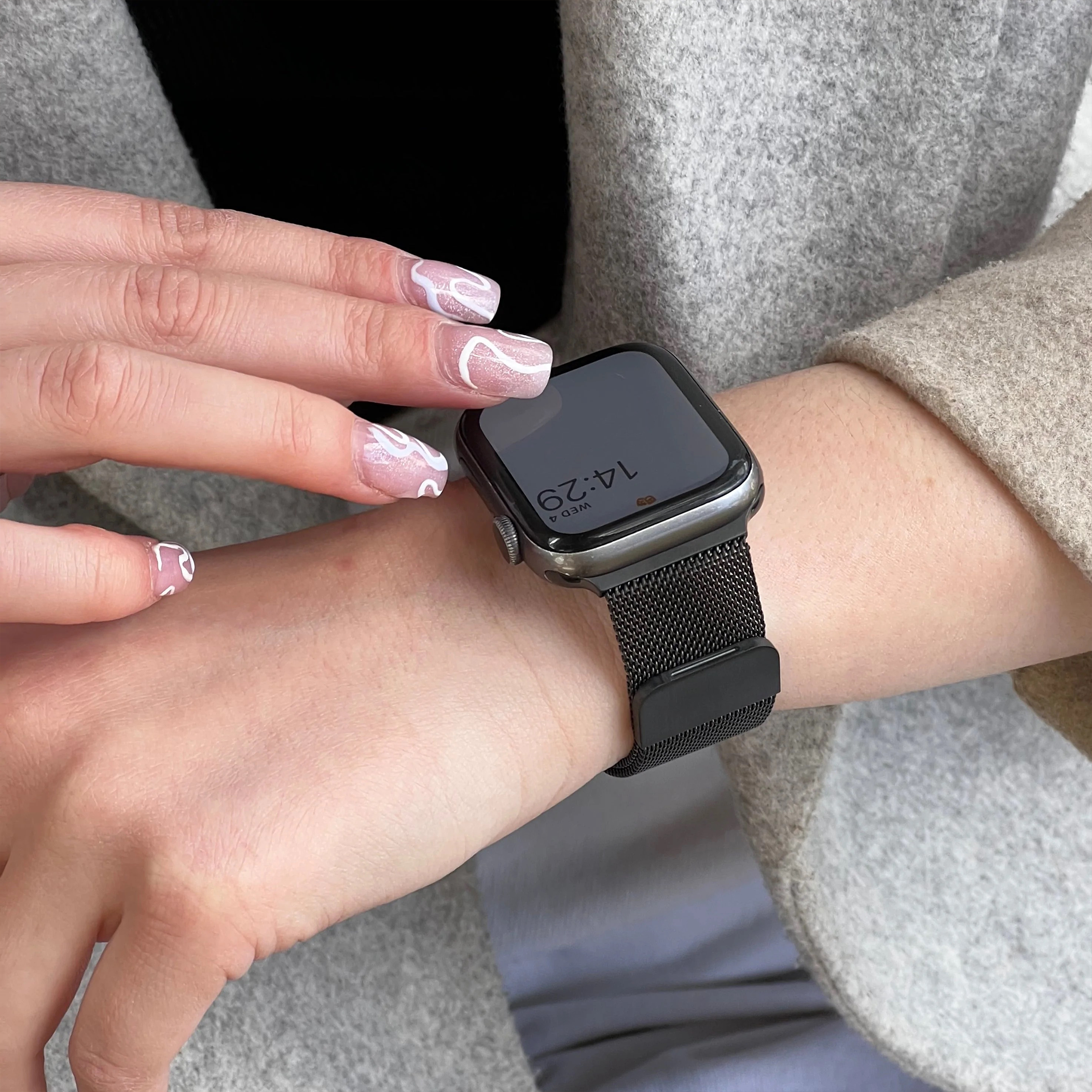 ATLAS Milanese Apple Watch Strap